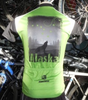 Alaska bicycle jersey with wolf howling at moon.